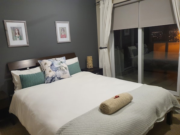 3 bedrooms, blackout curtains, iron/ironing board, free WiFi - Palmzicht (Cape Town)