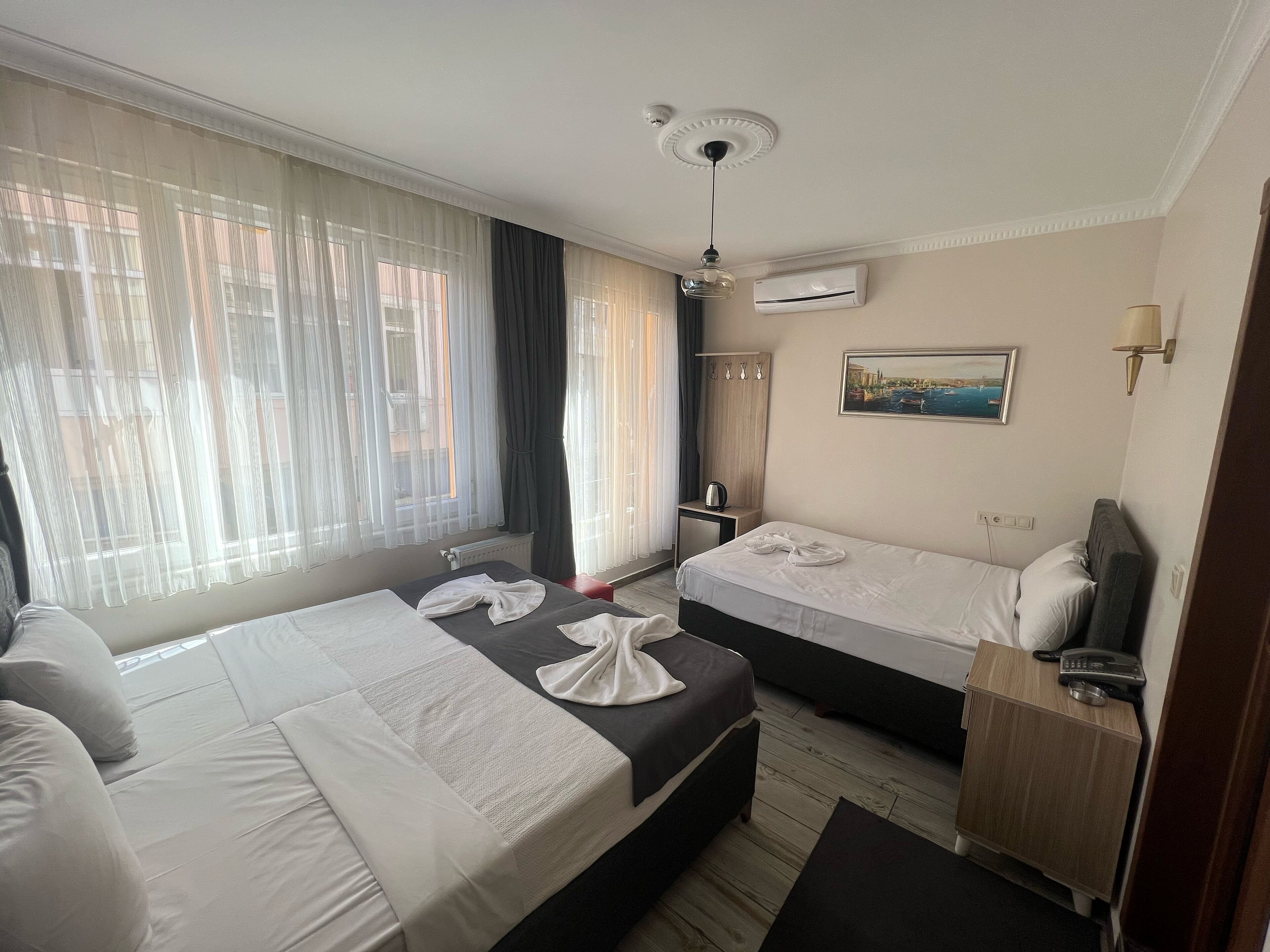 Family Room | Free WiFi