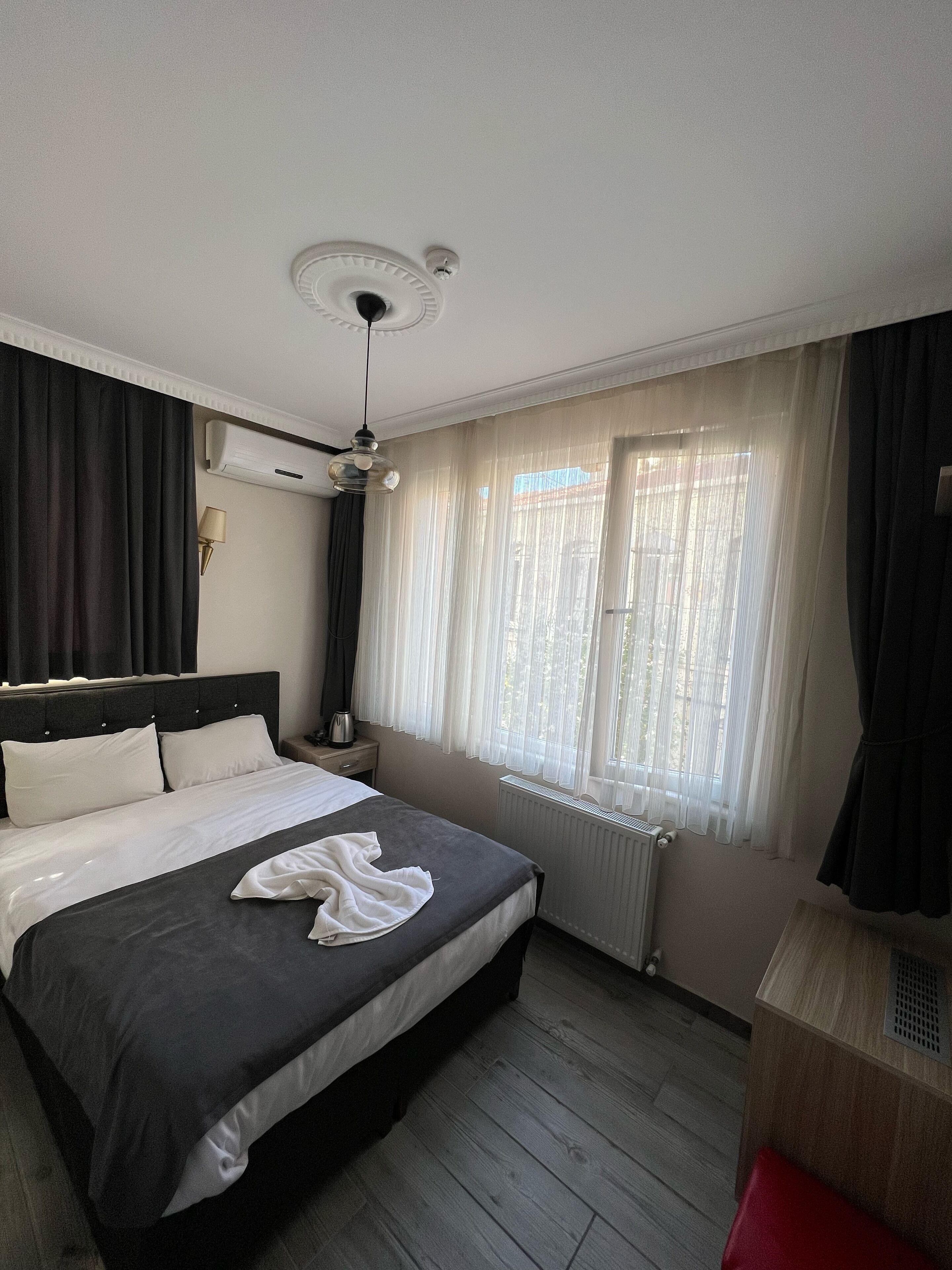 Basic Double Room | Free WiFi