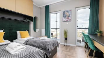 Classic Studio Suite | 1 bedroom, iron/ironing board, free WiFi, bed sheets