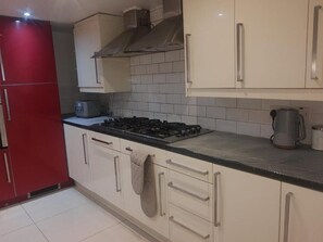 Standard Family Room for 4 | Private kitchenette - Rayan's Lodge Stratford London by OYO (London)