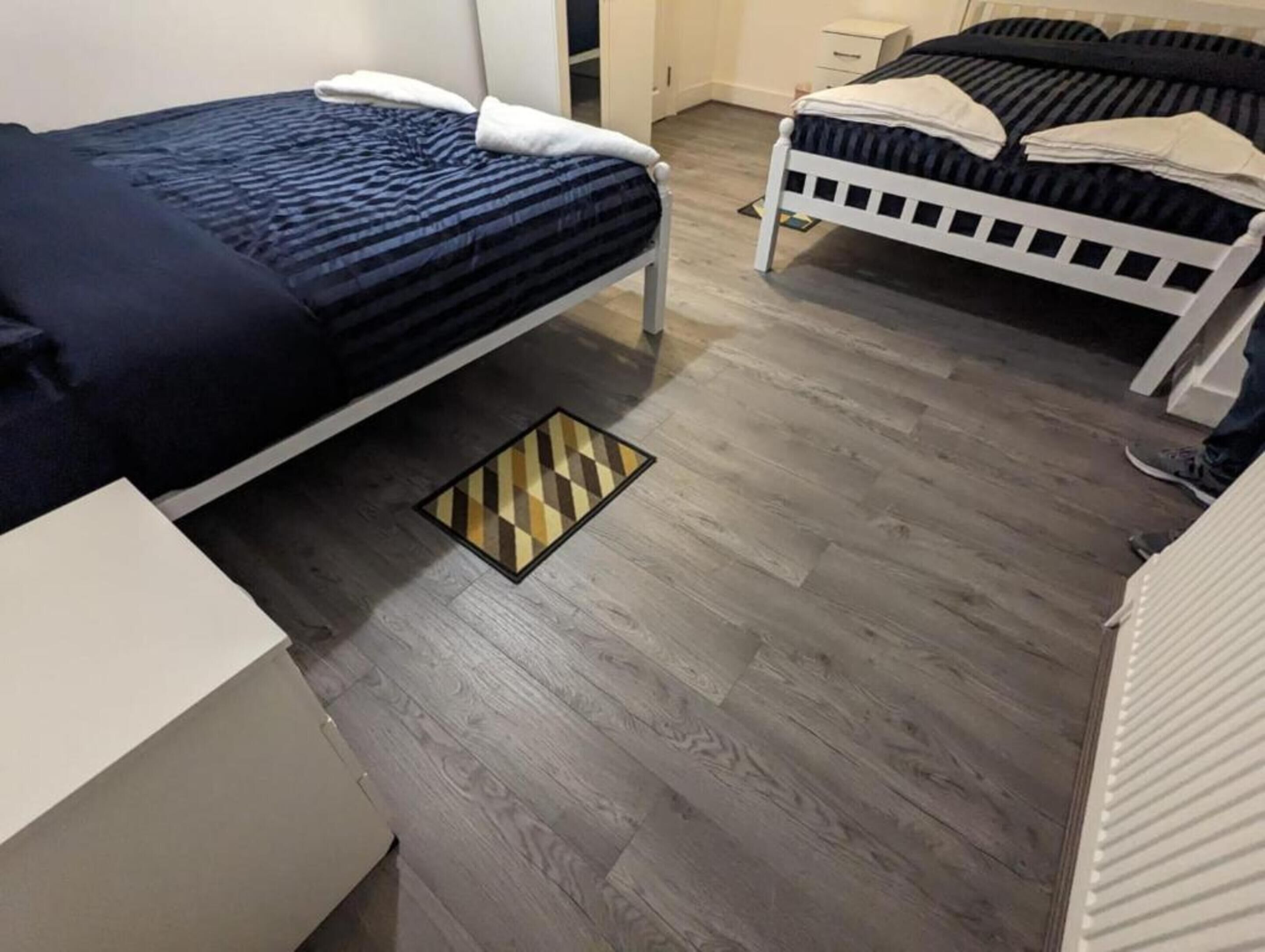 Standard Family Room for 4 | Fer et planche à repasser