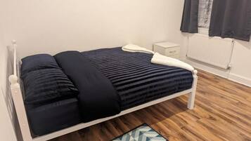 Standard King Room | Iron/ironing board