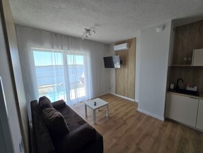 Decoració individual, planxa i posts de planxar i wifi gratuïta 