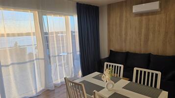 Individually decorated, iron/ironing board, free WiFi, bed sheets