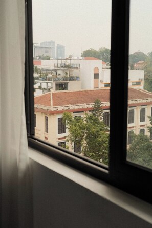 Street view - Atlantis Apartment Nguyen Thai Hoc (Hanoi)
