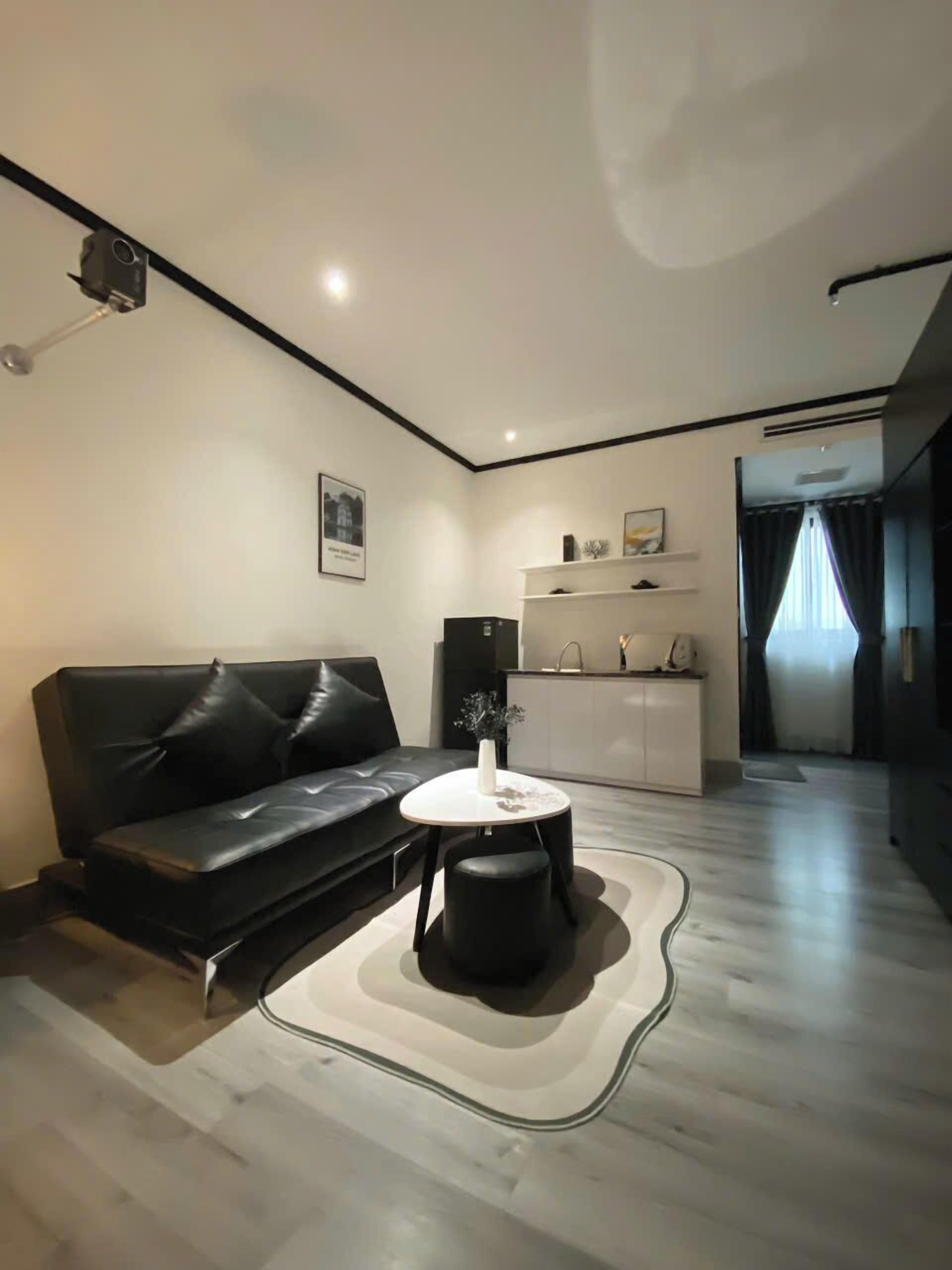 Basic-Studio | Betten mit Memory-Foam-Matratzen, individuell dekoriert