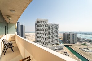 Comfort Apartment | Balcony - Nasma Holiday Homes - Damac Marina Bay (Abu Dhabi)