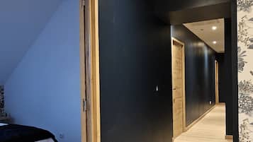 7 Schlafzimmer, Bügeleisen/Bügelbrett, WLAN, Bettwäsche