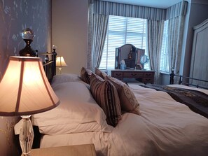 2 chambres, fer et planche à repasser