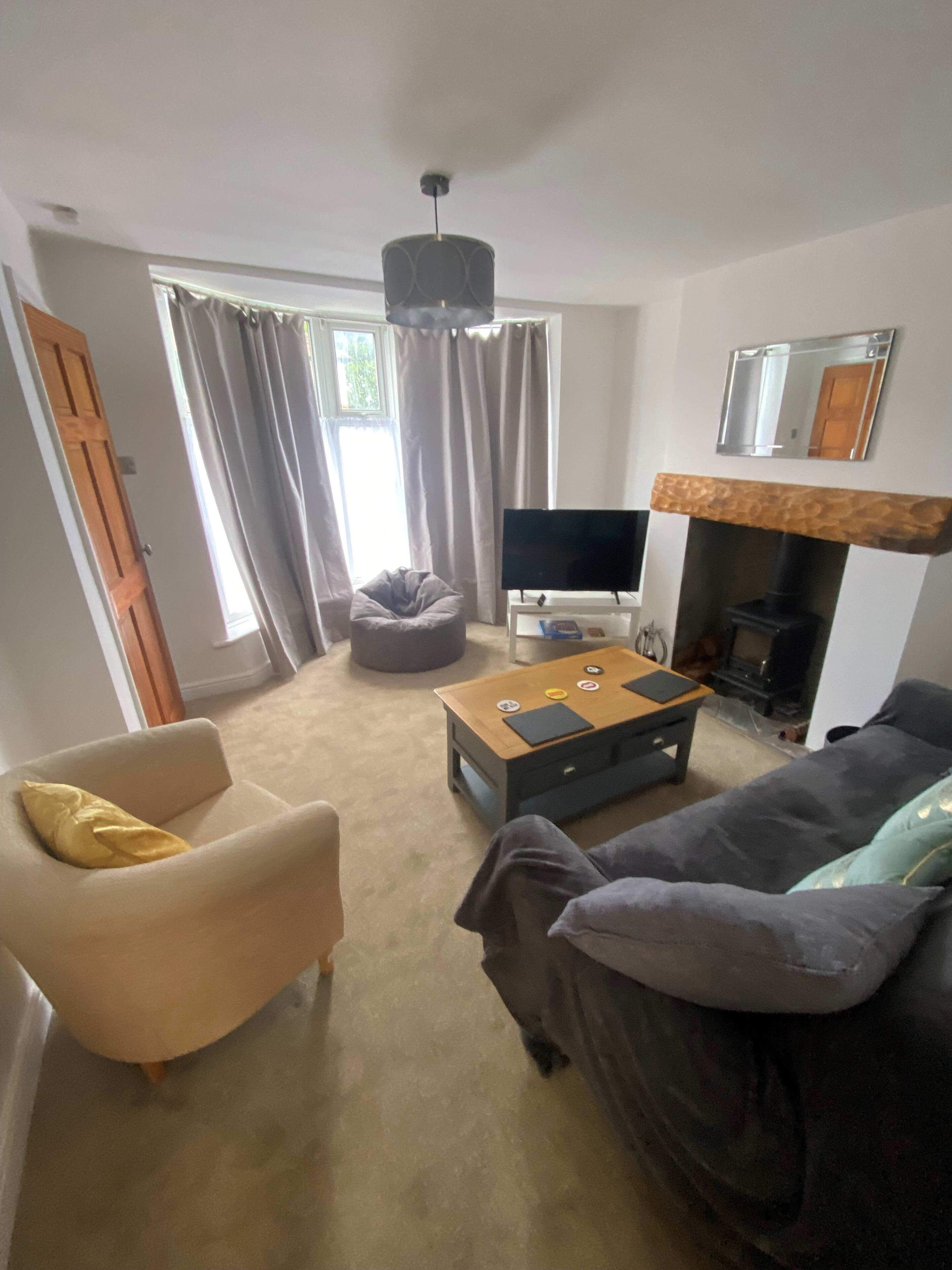 TV, fireplace, offices