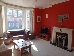 TV, offices - 25 Avenue Victoria, Flat 2 (Scarborough)