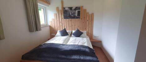 1 bedroom, in-room safe, WiFi, bed sheets