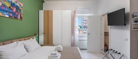 Suite Standard | Hypo-allergenic bedding, in-room safe, blackout drapes, soundproofing