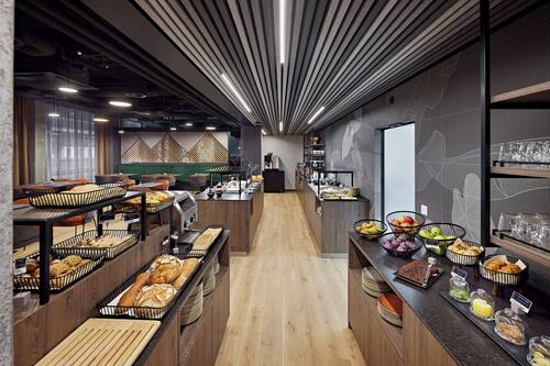 Daily buffet breakfast for a fee