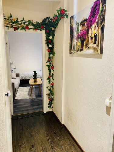 Homey Apartment Near Kadriorg Swan Pond