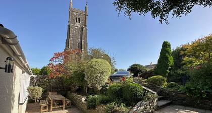 Cosy South Hams Holiday Cottage in Ugborough Village, South Devon