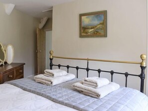 3 chambres, fer et planche à repasser, accès Internet, draps fournis