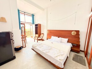 Superior Double Room | Premium bedding, individually decorated, desk, laptop workspace - Ocean Air Guesthouse & Villa (Weligama)