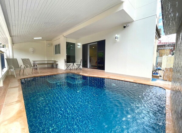 Outdoor pool - A few minutes from Walking Street and the beach. (Muang Pattaya)