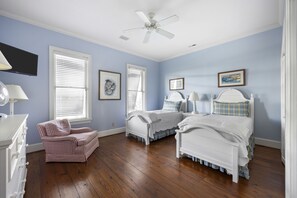 5 bedrooms, iron/ironing board, free WiFi, bed sheets - Peninsula Beach House, Amazing Ocean/Creek Views, Elevator, Dog Friendly, Pool (Pawleys Island)