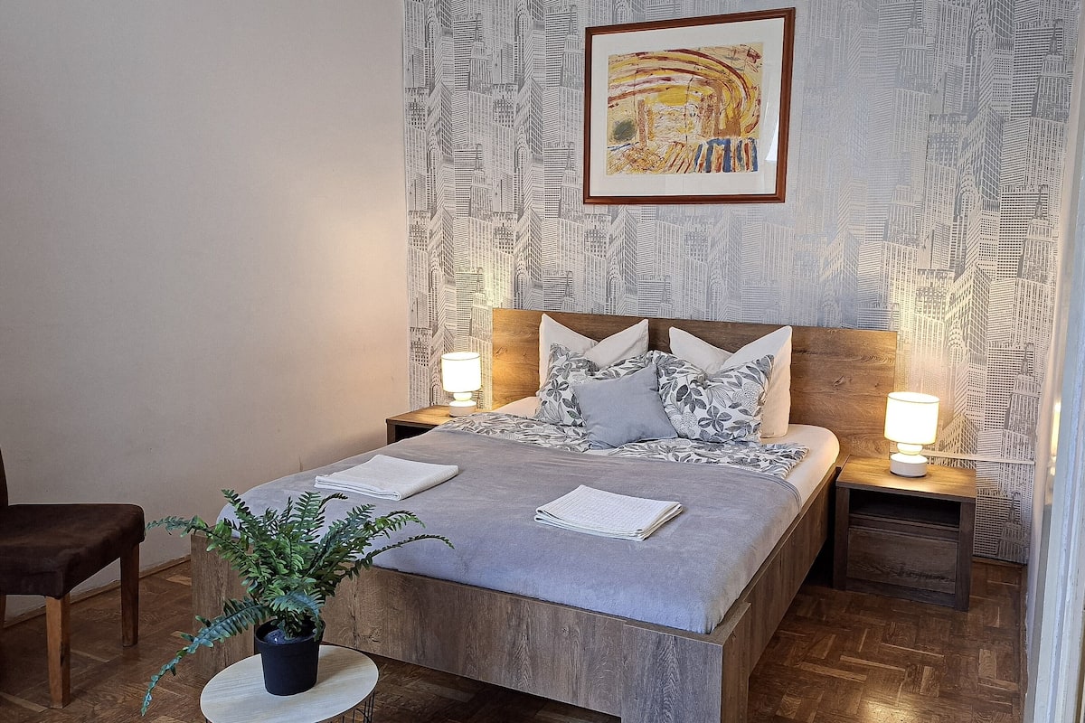 1 bedroom, in-room safe, desk, laptop workspace