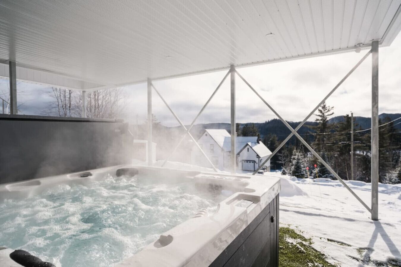 Bain à remous extérieur