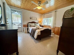 4 Schlafzimmer, Schreibtisch, WLAN, Bettwäsche