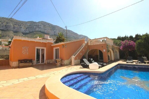 Piscina all'aperto