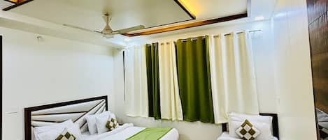 1 bedroom, desk, laptop workspace, free WiFi