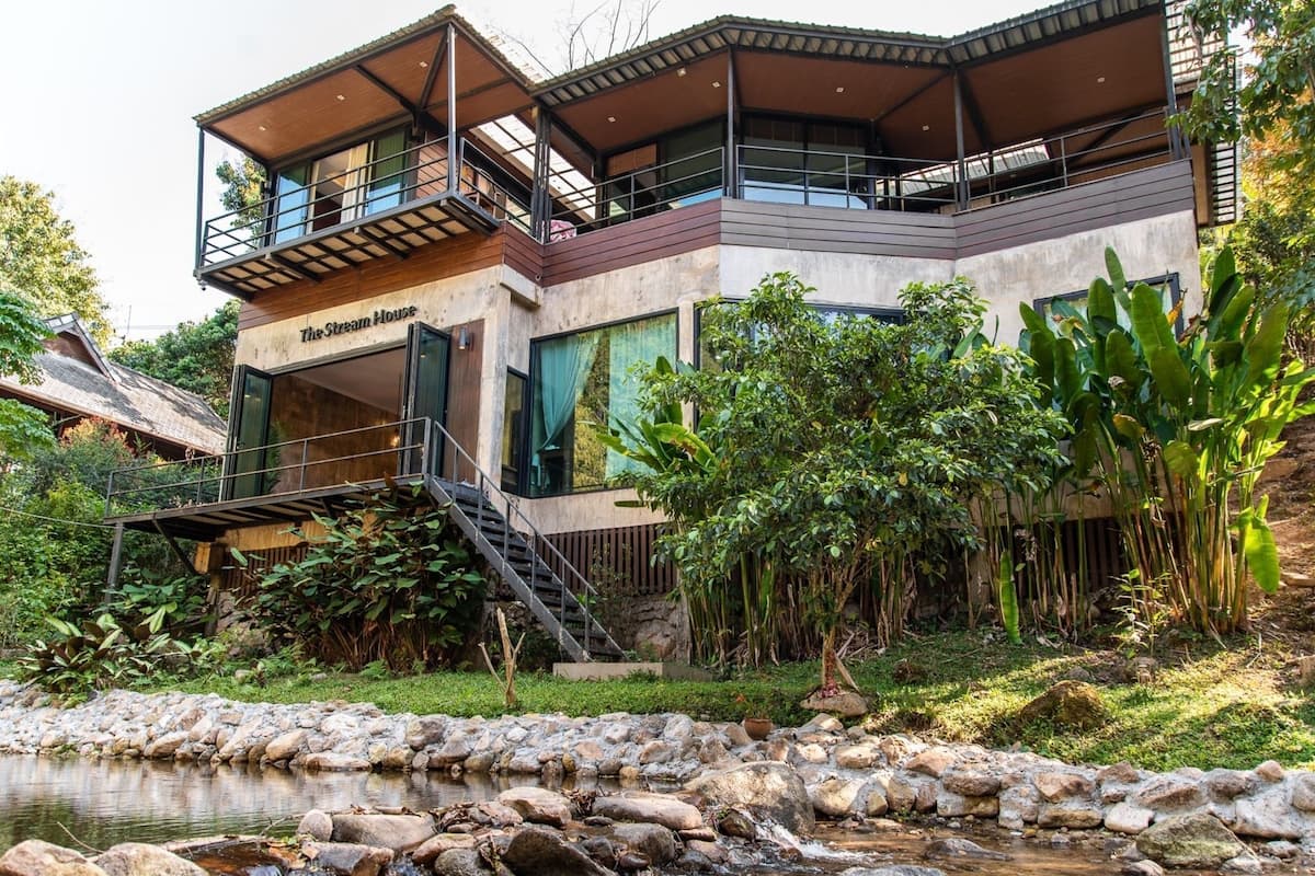 Family Villa | 3 bedrooms, desk, soundproofing, free WiFi