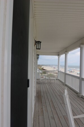 Property grounds - EXQUISITE OCEAN FRONT house, Heated Pool, Elevator, Pet friendly, Sleeps 18 (Murrells Inlet)