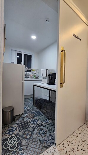 Basic Room | Shared kitchen