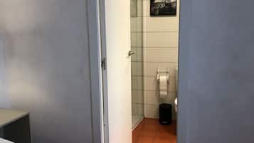 1 dormitorio y ropa de cama