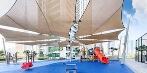 Zona de juegos infantil al aire libre