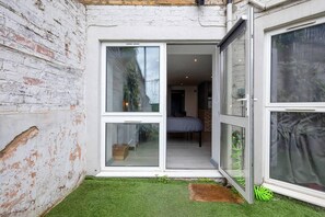 Apartment | Exterior detail - 1-bed Flat in West London, Sleeps 2 (London)