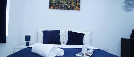 1 chambre, fer et planche à repasser, Wi-Fi gratuit, draps fournis