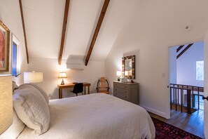 3 soverom, strykejern/-brett, wi-fi og sengetøy