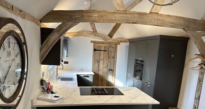 Beautiful Rural Barn - stunning interior