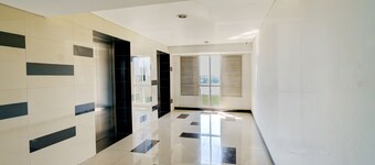 OYO Life 92874 Apartement Grand Sentraland Karawang By Red Dragon