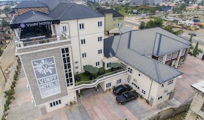 Exterior - Vinpy Hotels (Uyo)