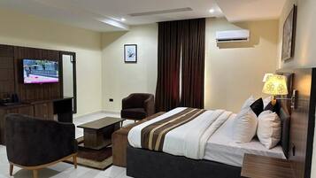 Premium Suite | Frette Italian sheets, hypo-allergenic bedding, down comforters