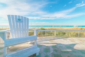 Property grounds - Bucky's Beach at Edgewater - quiet, spacious villa steps to the beach (Panama City Beach)