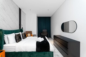 Elite-Apartment | 1 Schlafzimmer, individuell dekoriert, Bügeleisen/Bügelbrett