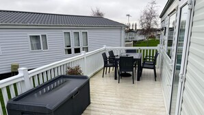 Chalet | Property grounds - Luxury 3 bed Caravan at Manor Park Pets go Free (King's Lynn)