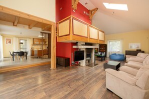 TV, fireplace, DVD player