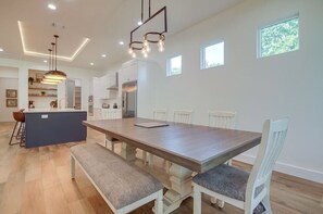 Dining - Modern Kingsland Home W/ River Access & Kayaks 4 Bedroom Home by RedAwning (Kingsland)