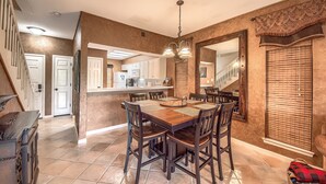 Condo, 2 phòng ngủ | Bếp riêng