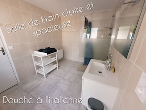 Hair dryer, towels, toilet paper - L'harmonie - 15 min de Beauval (Meusnes)