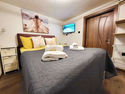 Top Center Varna free parking cozy apr 3bdr 
